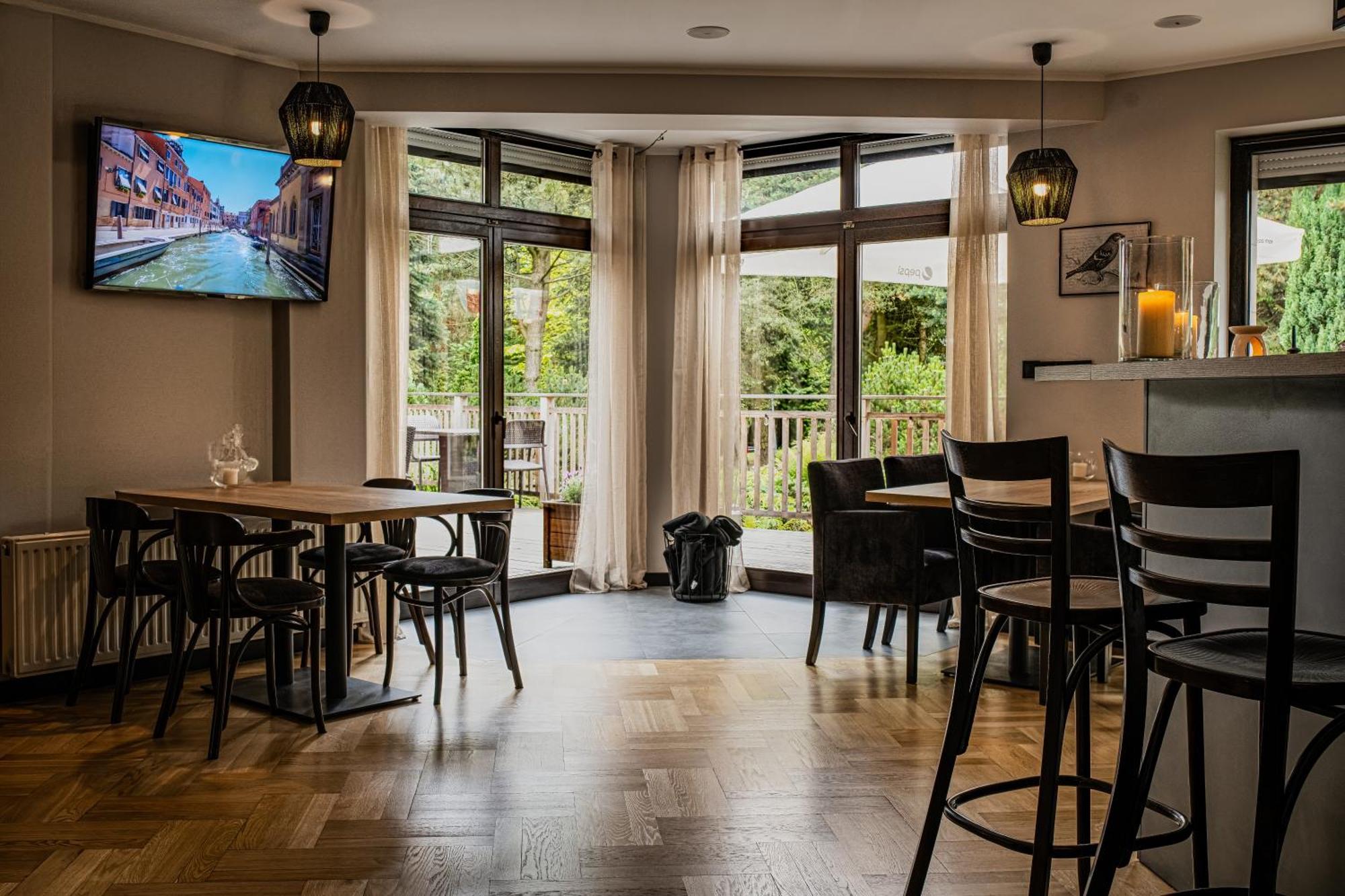 Hotel I Restauracja Czarny Kos Borkowo  Bagian luar foto